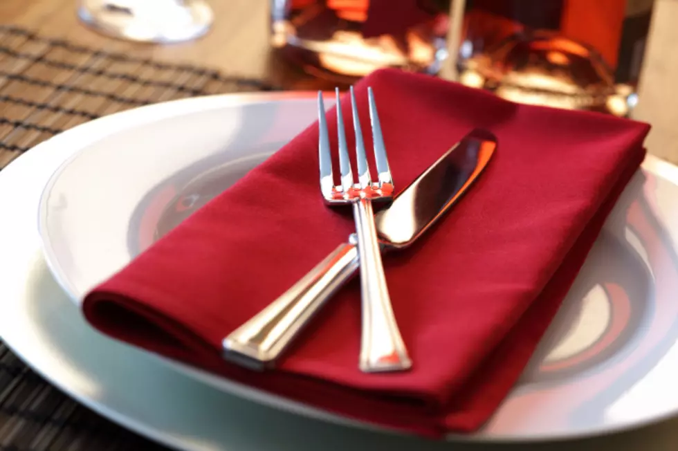 My Date Blew His Nose On Cloth Napkin At Table – Leo and Rebecca Buzz Question